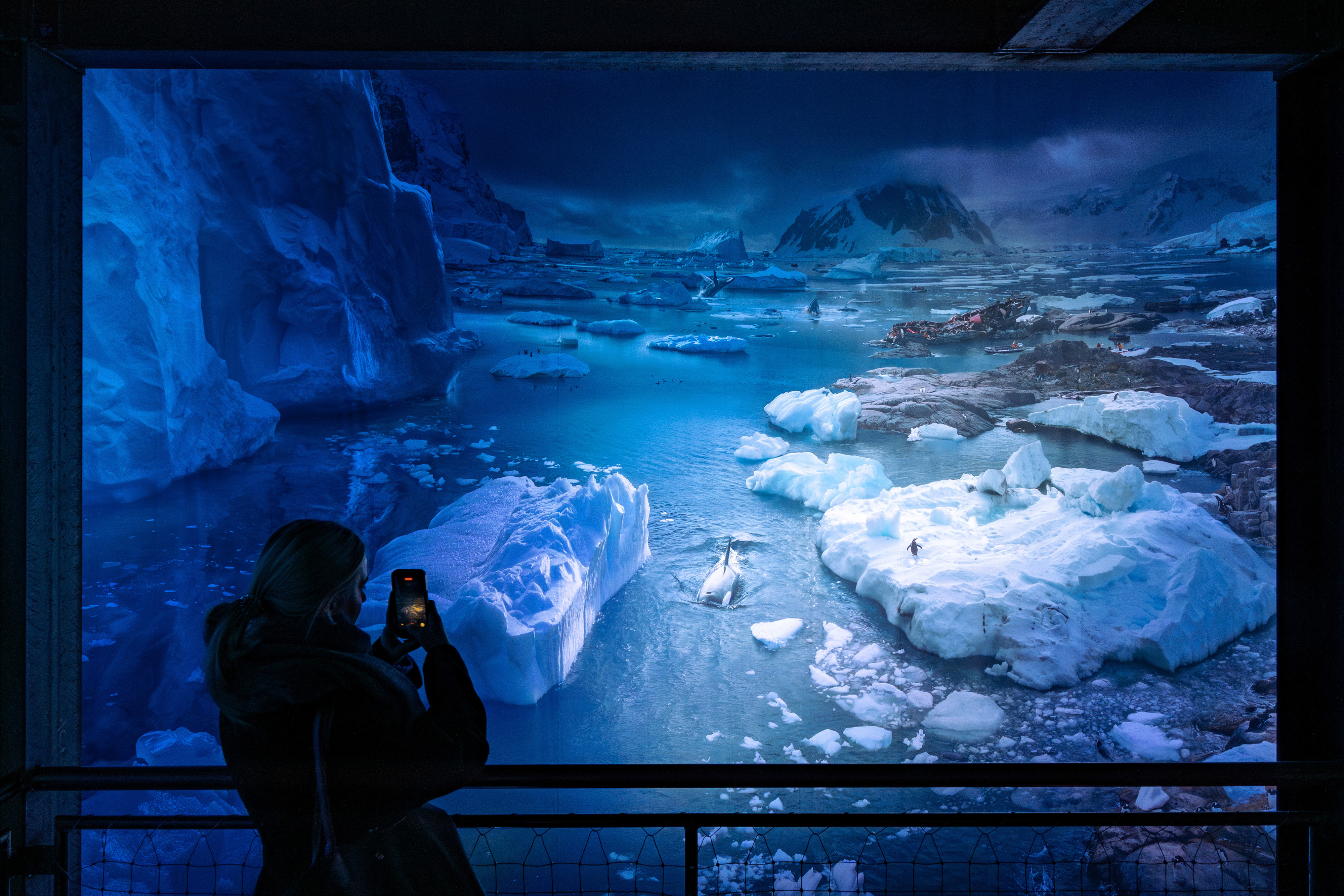 ANTARKTIS, 360°-Panorama von Yadegar Asisi im Panometer Leipzig, Blick vom Besucherturm; Foto: Tom Schulze ©asisi